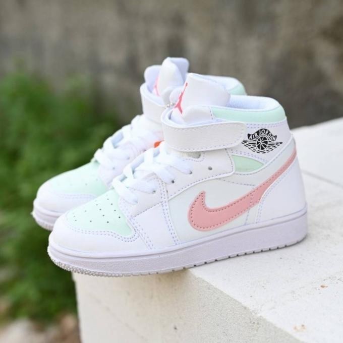 2024 Nike Jordan 1 solos Zapatos rosa Verde rosa de color claro zapatos del tablero 20 35 tamano lindo ninas