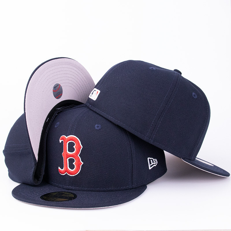 Fitted hats men 2025