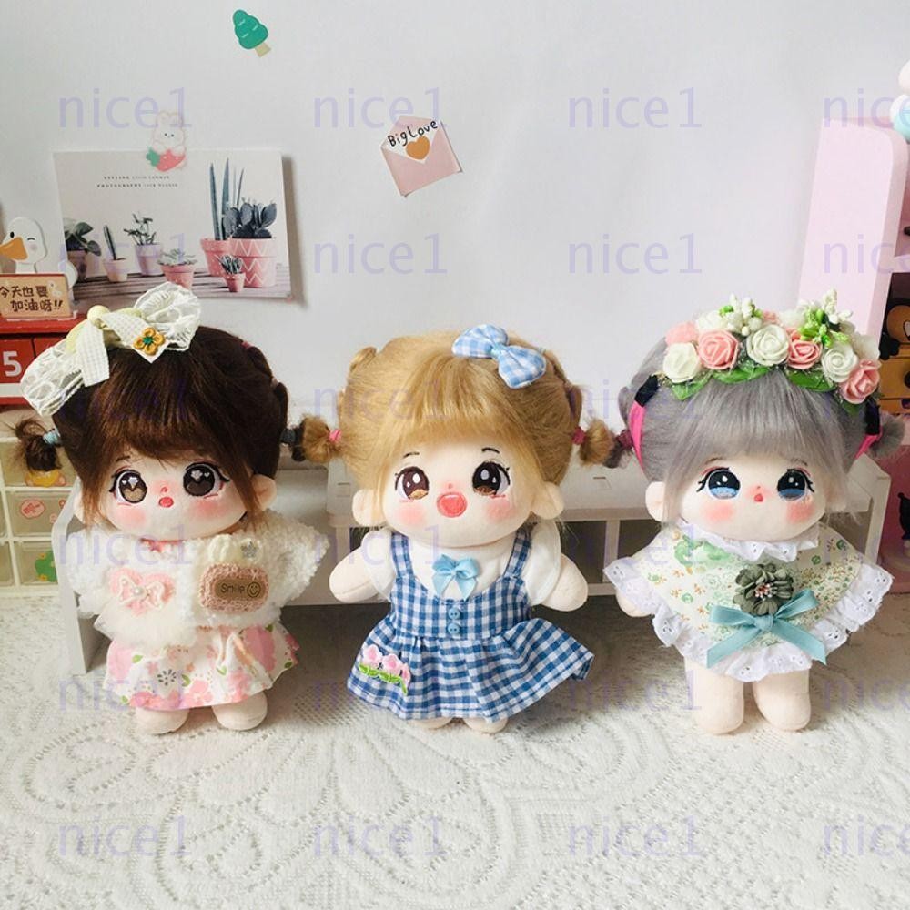 niannyyhouse Vêtements de poupée en peluche de 10 cm, écharpe, bonnet, capuche, bavoir, pantalon, lunettes, chaussures, tenue forestière, accessoires de poupée (blanc