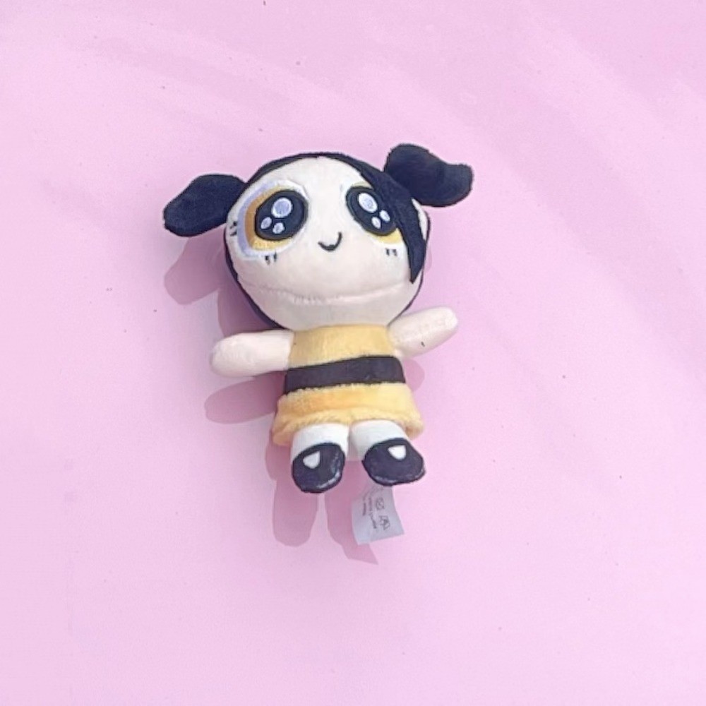 Edited pictures of MINJI HANNI DANIELLE HAERIN & HYEIN in Squid Game