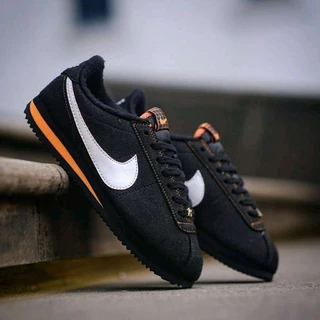 Nike cortez hombre negras hotsell