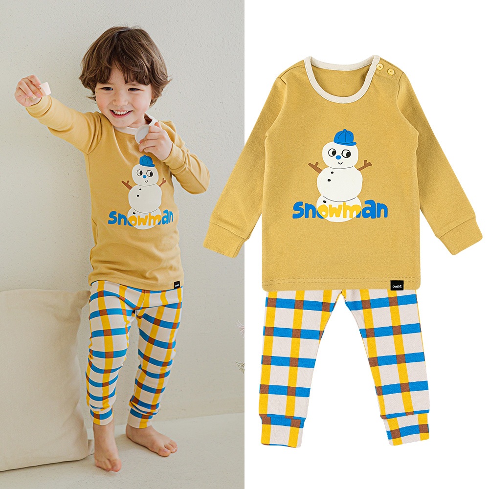 Bébé en pyjama hotsell